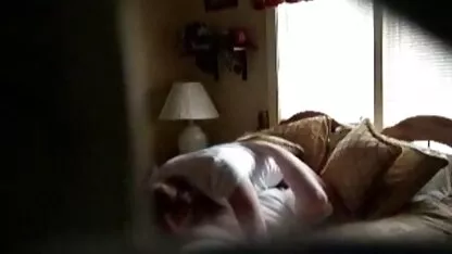 বিছানায় সহবাস করা লুকানো ক্যাম দম্পতি-