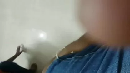 ফ্ল্যাশিং কাজের মেয়ে