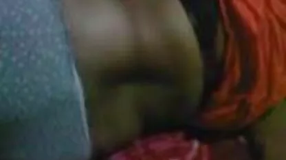 সুন্দরী গৃহিণী