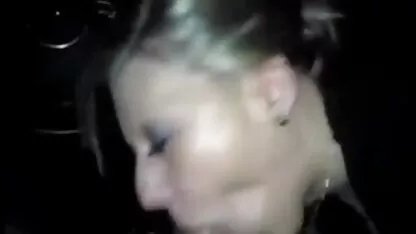 বন্ধুর মা ডিক চুষছে