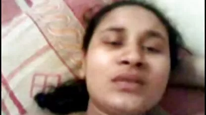 বিছানায় দেশী দম্পতি চোদা