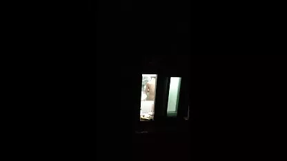 হানা ভগ এবং পায়ু খেলনা খেলতে তার সেক্সি বাট পায়