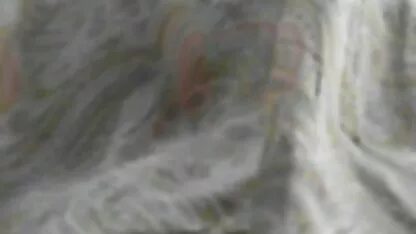 স্বর্ণকেশী এয়ার আপস্কার্ট হোয়াইট থং