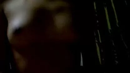 কোরিয়ান মেয়ে মোরগ যাত্রায়