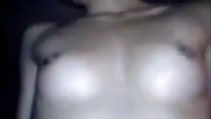 একটি সুন্দর ভগ সঙ্গে একটি চতুর চীনা মেয়ে চোদা