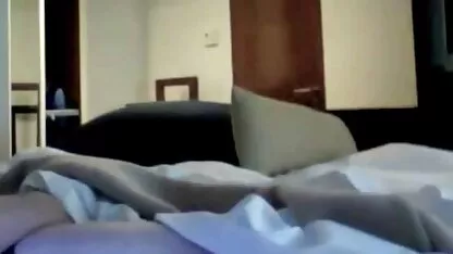 হোটেল দাসী ঝাঁকুনি দিয়ে
