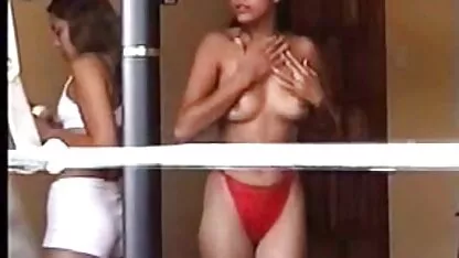 ব্রাজিলিয়ান 2 মেয়েরা উঁকি দিচ্ছে-ভয়েউর হিন্দি সেক্সি নাঙ্গি ছবির ভিডিও
