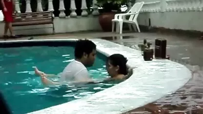 পুলে যৌনতা।