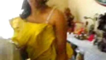 হায়দরাবাদের মেয়ে ডিকের জন্য ক্ষুধার্ত