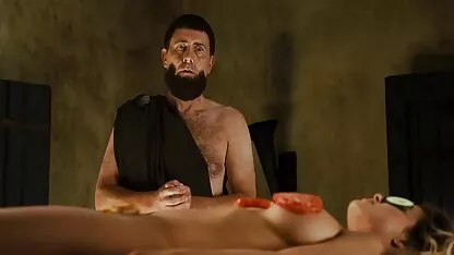 কারম্যান ইলেক্ট্রা-স্পার্টান মিলিত হন