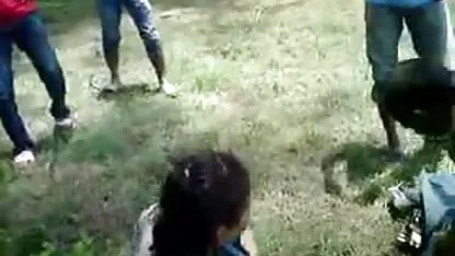 কিশোর ছেলে ধরকি চাচাকে ধরল