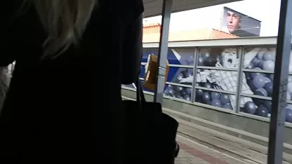 পাবলিক 07 এ পিছনে মেয়েদের সাথে Cum