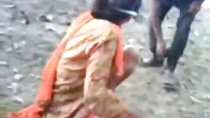সেক্সি ইন্ডিয়ান বান্ধবী বাইরে তার bf সঙ্গে একটি হার্ড যৌনসঙ্গম আছে