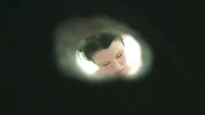 টিন ক্যারি পুলে ধরা পড়ে
