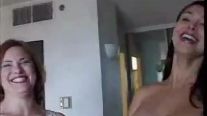 প্রথমে একজন হিজড়া দিয়ে গৃহিণী