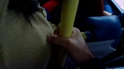আমরা স্তন স্পর্শ করি