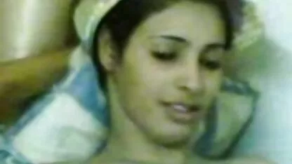 আশ্চর্যজনক পাছা সহ গরম আরব খোকামনি