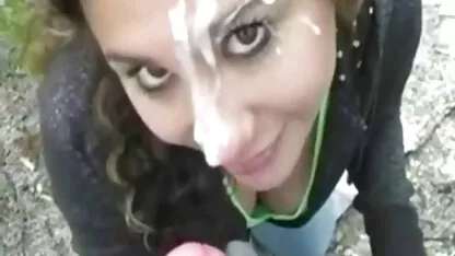 কিশোরী চুষছে এবং পেয়েছে