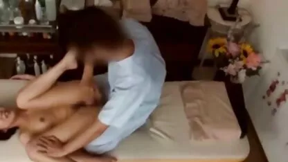 সেক্স ভয়েউর ট্রিটমেন্ট সেলুন