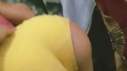 তার পাছা দেখাচ্ছে, তারপর পিছন থেকে fucked পেয়ে