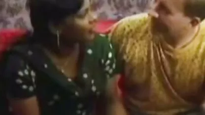 সাদা পুরুষের সাথে ভারতীয় মহিলা