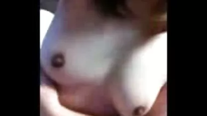 আমার মাই গুলো নিয়ে খেলছি