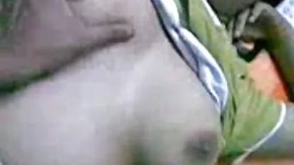 স্কার্টে ভারতীয় বান্ধবী