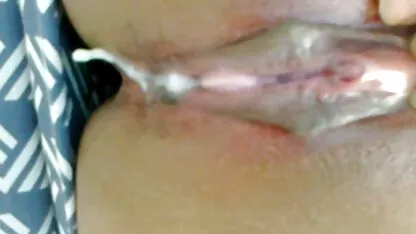 গার্ল লি কাম সুরবায়া ইন্দোনেশিয়ান