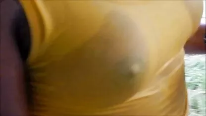 ভেজা পোশাকে হুড