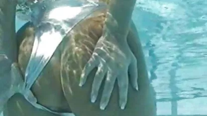জলের নিচে উঁকি দিন