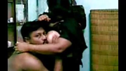 চাচা বড় বড় মাই দেখাচ্ছে