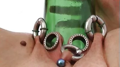 বড় বোতল চোদা কান্ট pussyোকানো ভগ প্রচণ্ড উত্তেজনা