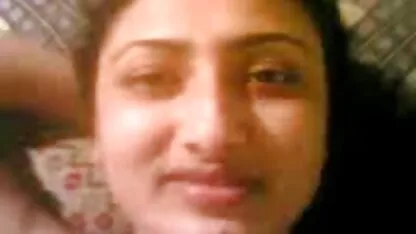 Iাকায় দেশী বাঙালি মুসলিম স্ত্রী ডলি চিটস