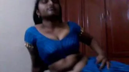 অন্ধ্র আন্টি ব্লক জব আর শাড়ির স্ট্রিপ