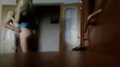 প্রতারণা গার্লফ্রেন্ড লুকানো ক্যামেরা উপর