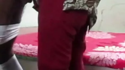 দেশি বউ স্বামীকে পাছা দিয়ে চুদে এবং ঠাট্টা করে