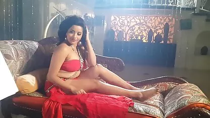 লাভা মোনালিসা এবং কেউ চোদার জন্য।