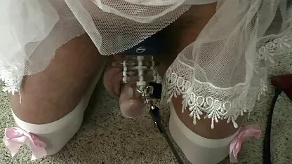 কাজের মেয়ে হতবাক হয়ে শাস্তি পেয়েছে