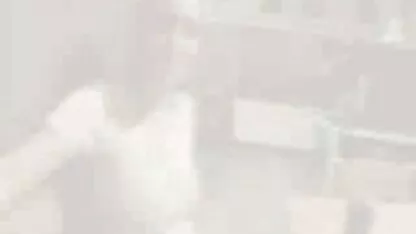 তরুণ জনসাধারণের জনসাধারণের কাছে