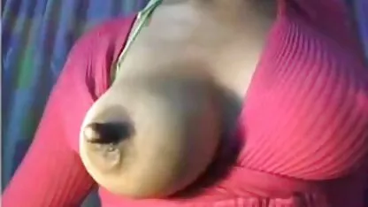 সুন্দরি সেক্সি মহিলার বড় tits স্তনবৃন্ত