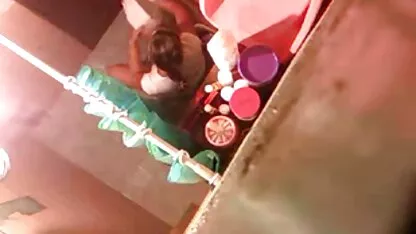 বৌ টয়লেটে হস্তমৈথুন করছে