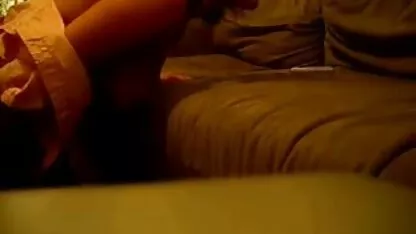 শৃঙ্গাকার বোনের সাথে লুকানো ক্যামের